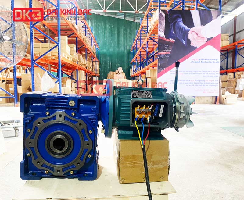 Hộp Giảm Tốc Trục Vít Bánh Vít Cao Cấp NMRV 150 Của BGM