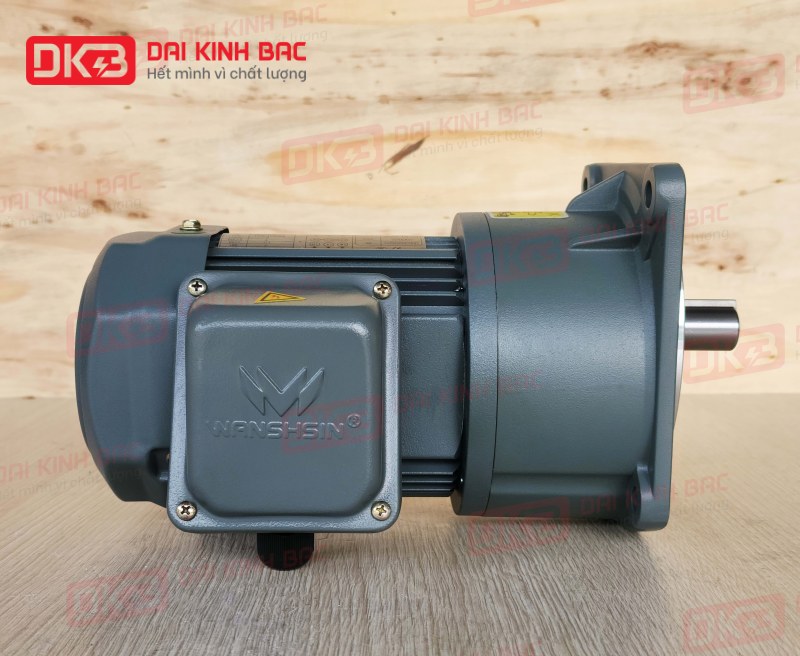 dong-co-giam-toc-mat-bich-wanshsin-GV32-400W-150S-anh-thuc-te-02.jpg