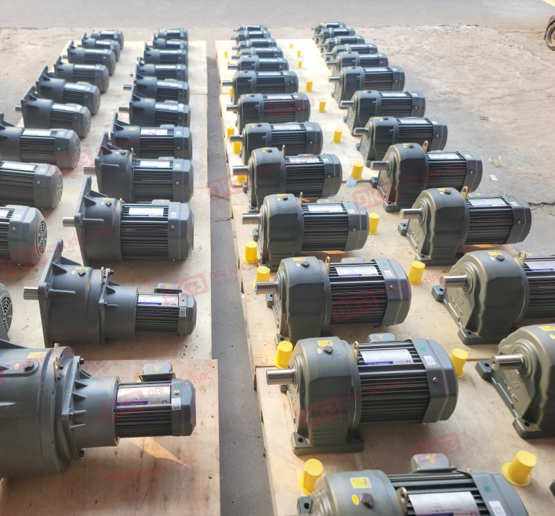 Động Cơ Giảm Tốc Chân Đế Wanshsin GH50-3700W-150S