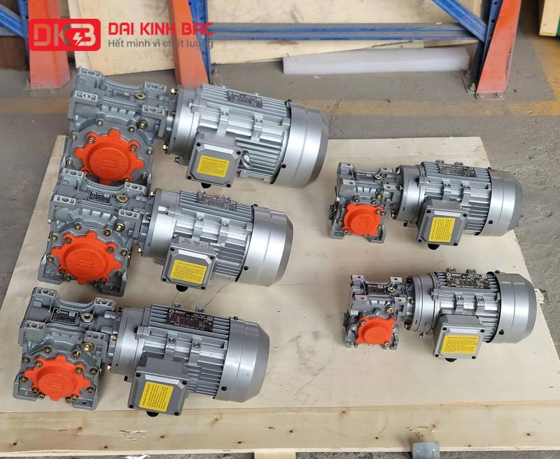 Hộp Giảm Tốc Trục Vít Bánh Vít Cao Cấp NMRV 075 Của BGM