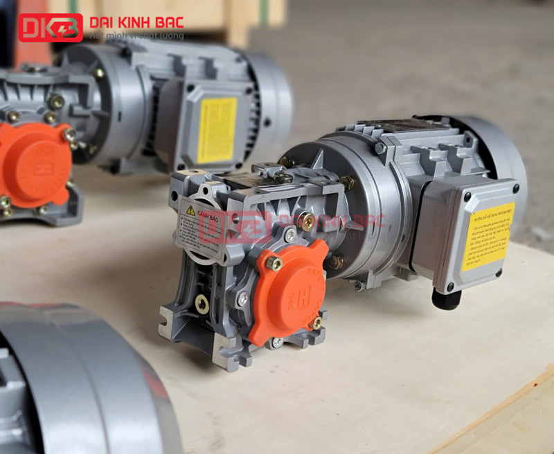 Hộp Giảm Tốc Trục Vít Bánh Vít Cao Cấp NMRV 075 Của BGM