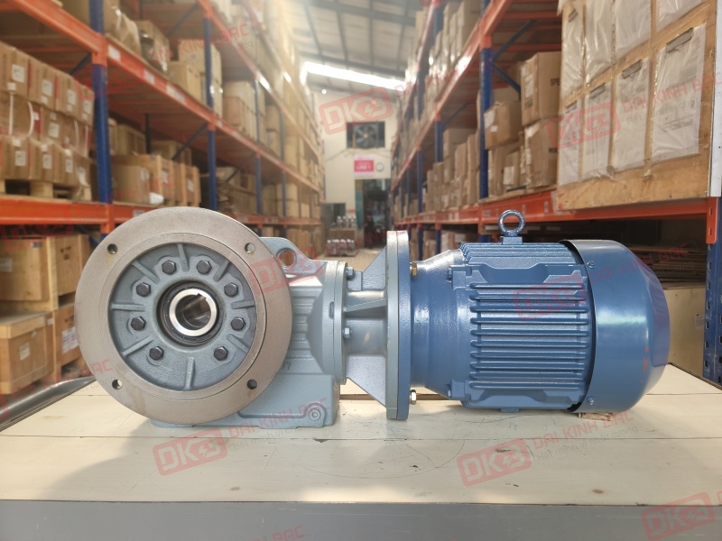 Motor giảm tốc trục vuông góc