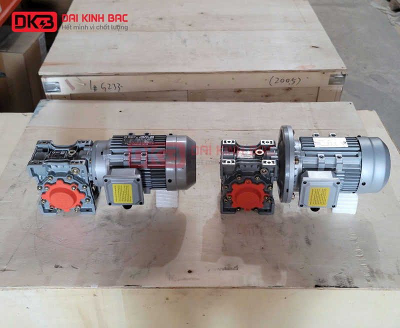Hộp Giảm Tốc Trục Vít Bánh Vít Cao Cấp NMRV 063 Của BGM